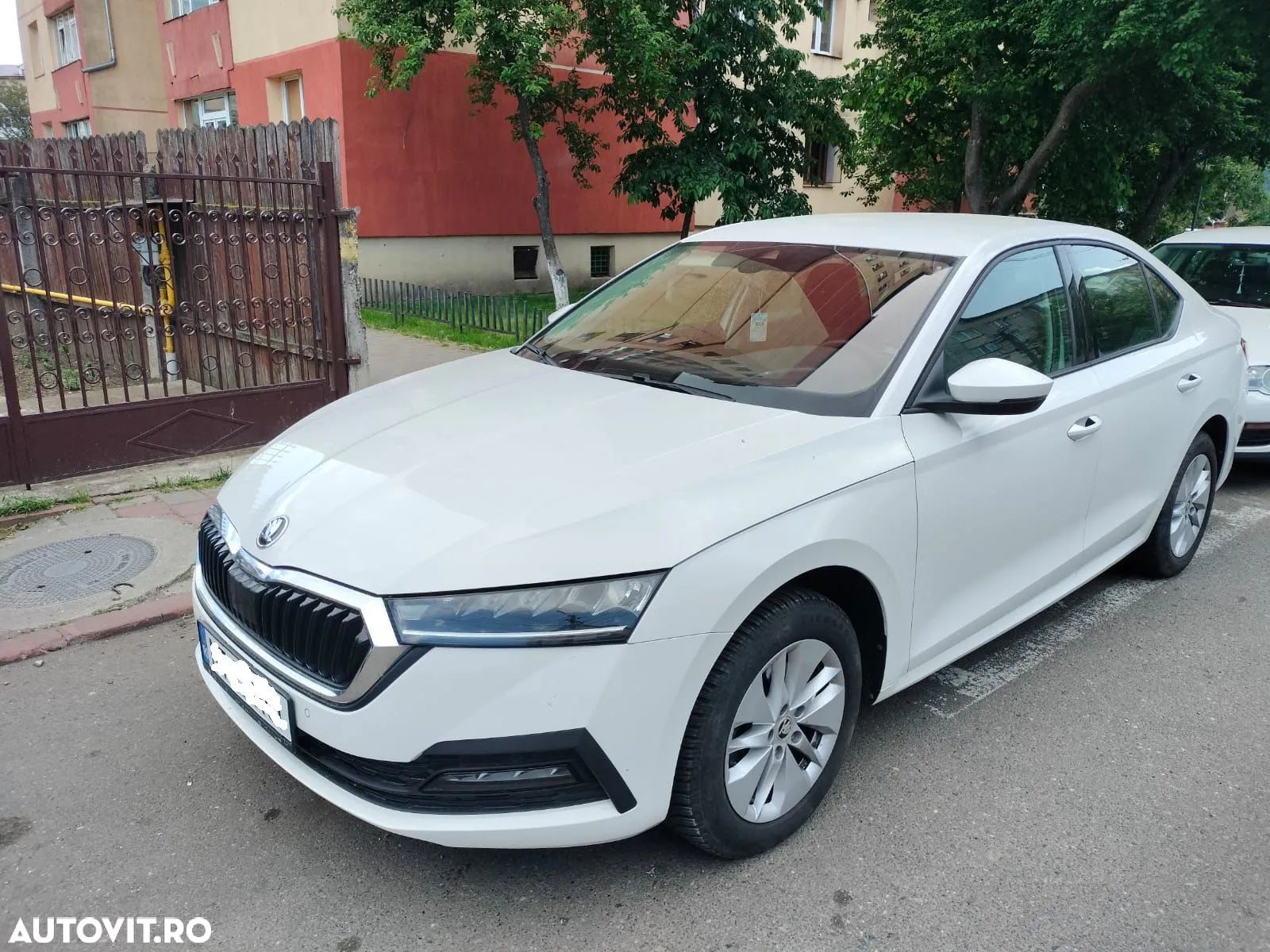 Skoda Octavia 2.0 TDI DSG Ambition - 1