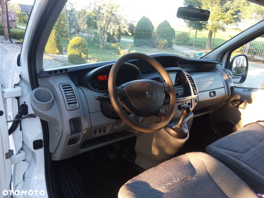Renault Trafic - 23