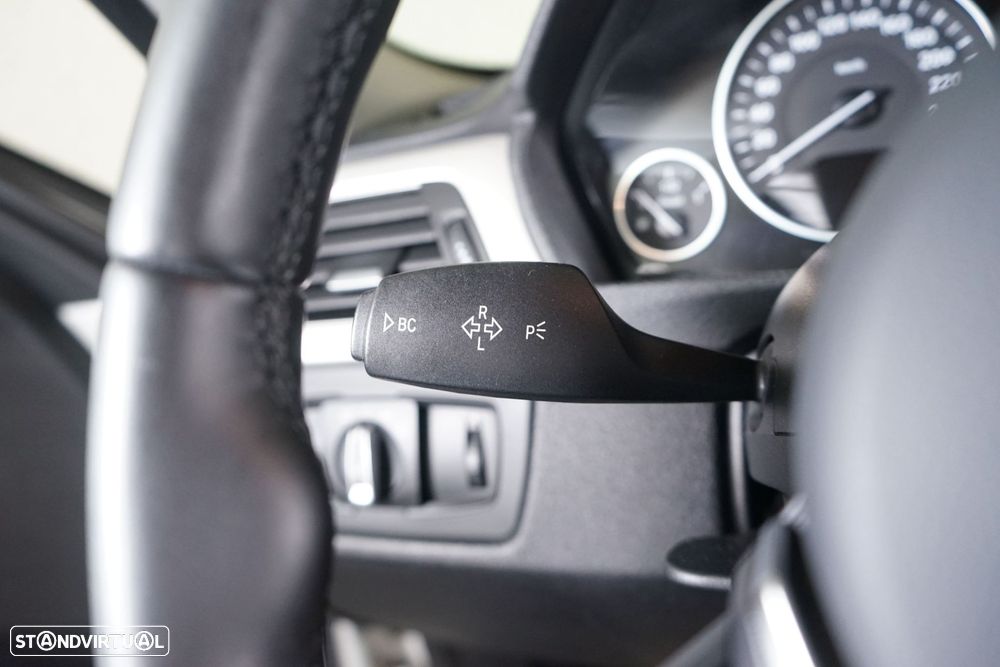 BMW 320 d Touring Auto Exclusive - 23
