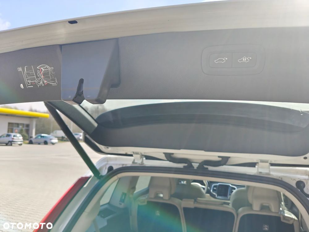 Volvo XC 90 T5 AWD Geartronic Momentum Pro - 21