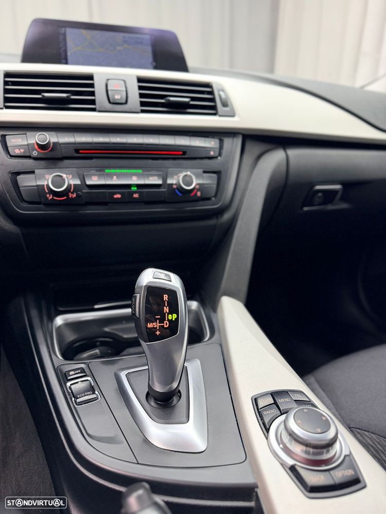 BMW 318 d Auto Pack M - 11