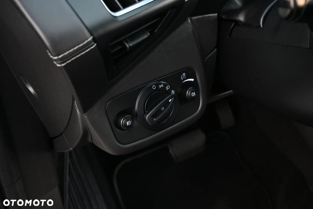 Ford Kuga 2.0 TDCi 4x4 Vignale - 27