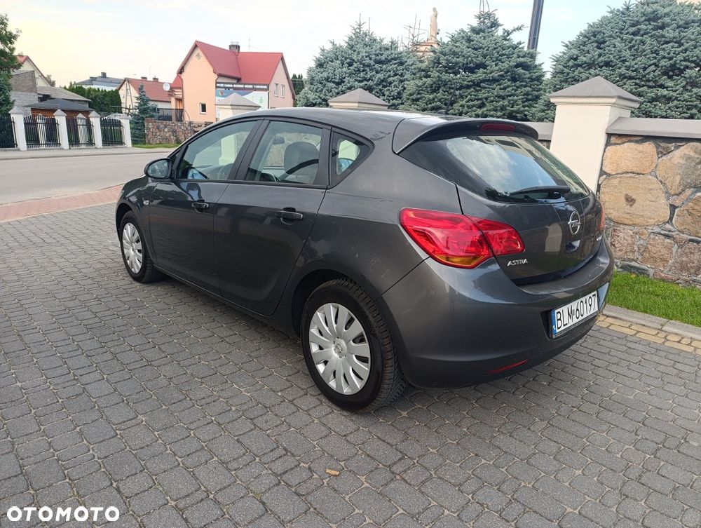 Opel Astra - 2