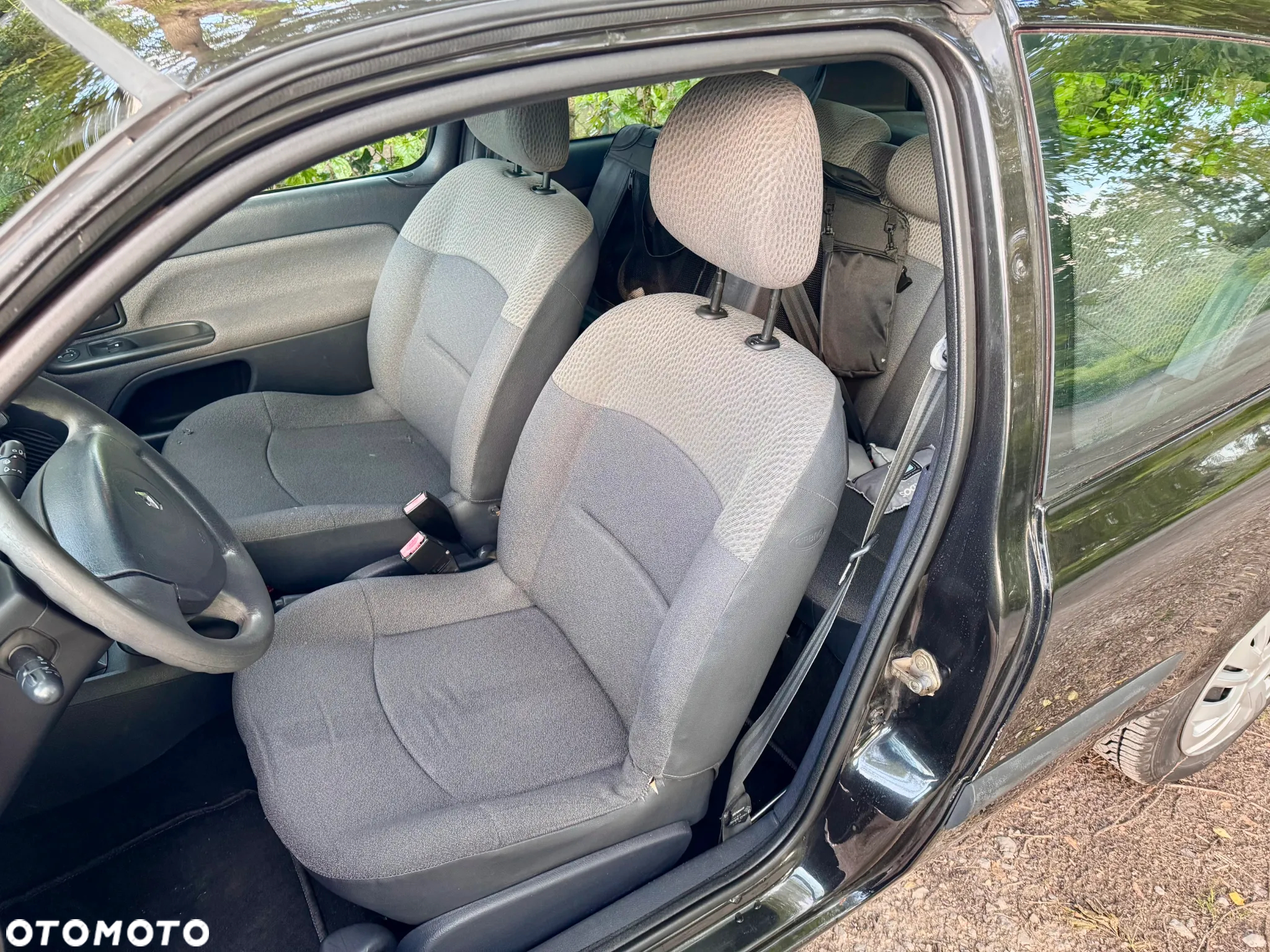 Renault Clio - 11