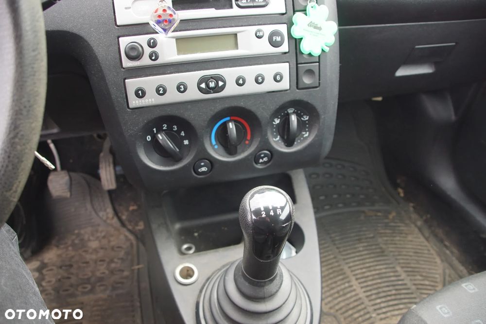 Auto na części - Ford Fiesta MK6 1.3 8V 60 KM 2S6G-6006-CA 2S6R-7002-MB 4CVE 2004R Silnik Skrzynia Drzwi Maska Błotnik Klapa Zderzak Lusterko Lampa Klamka Szyba Deska Kokpit Sterownik Moduł Czujnik Licznik Panel Kierownica - 14