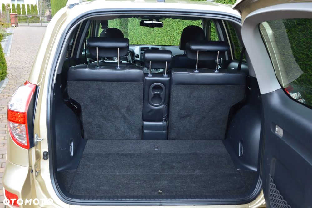 Toyota RAV4 2.2 D-CAT Sol 180 - 34