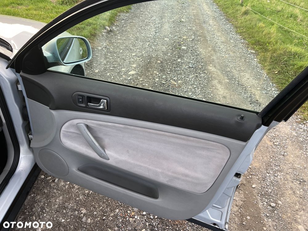 Volkswagen Passat 1.8T Comfortline - 23