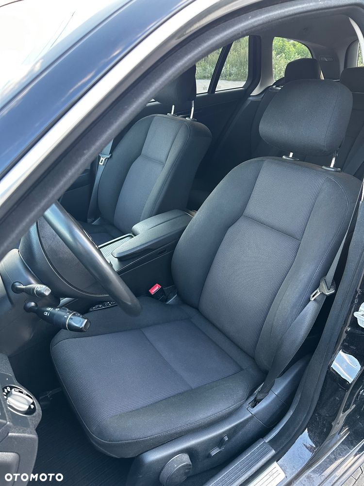 Mercedes-Benz Klasa C 220 CDI DPF Automatik BlueEFFICIENCY Elegance - 17