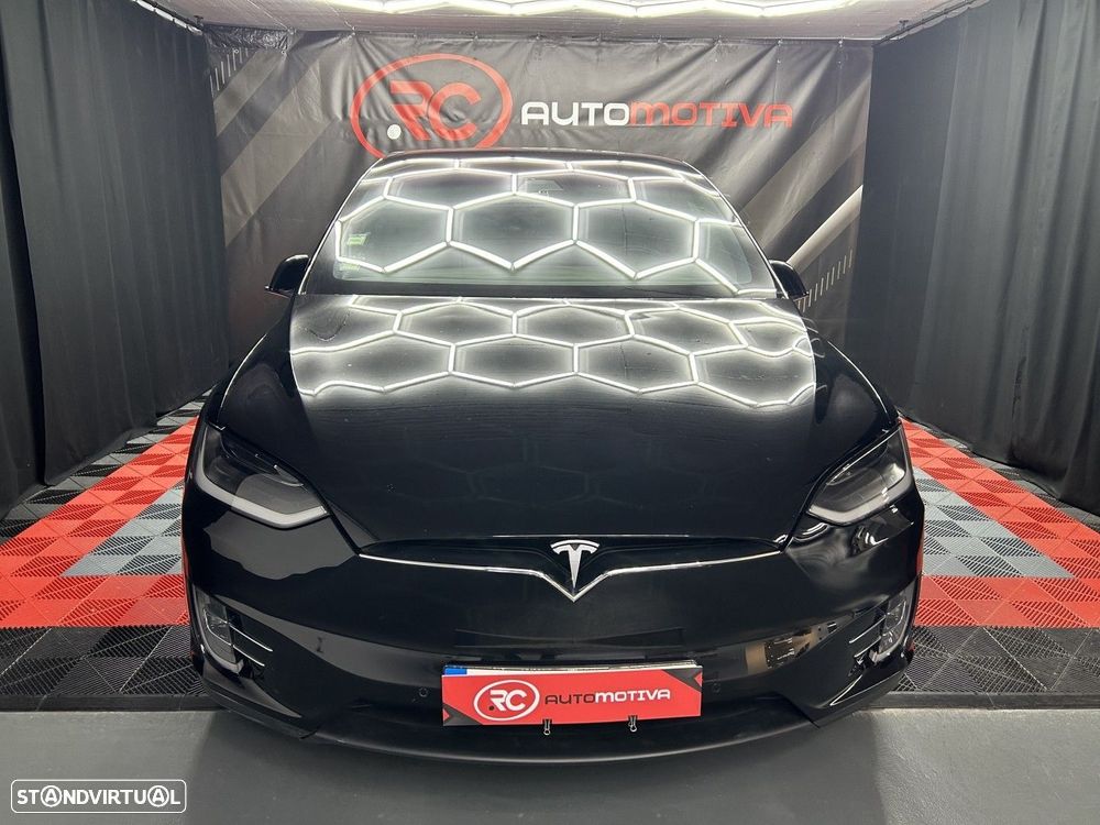 Tesla Model X - 2