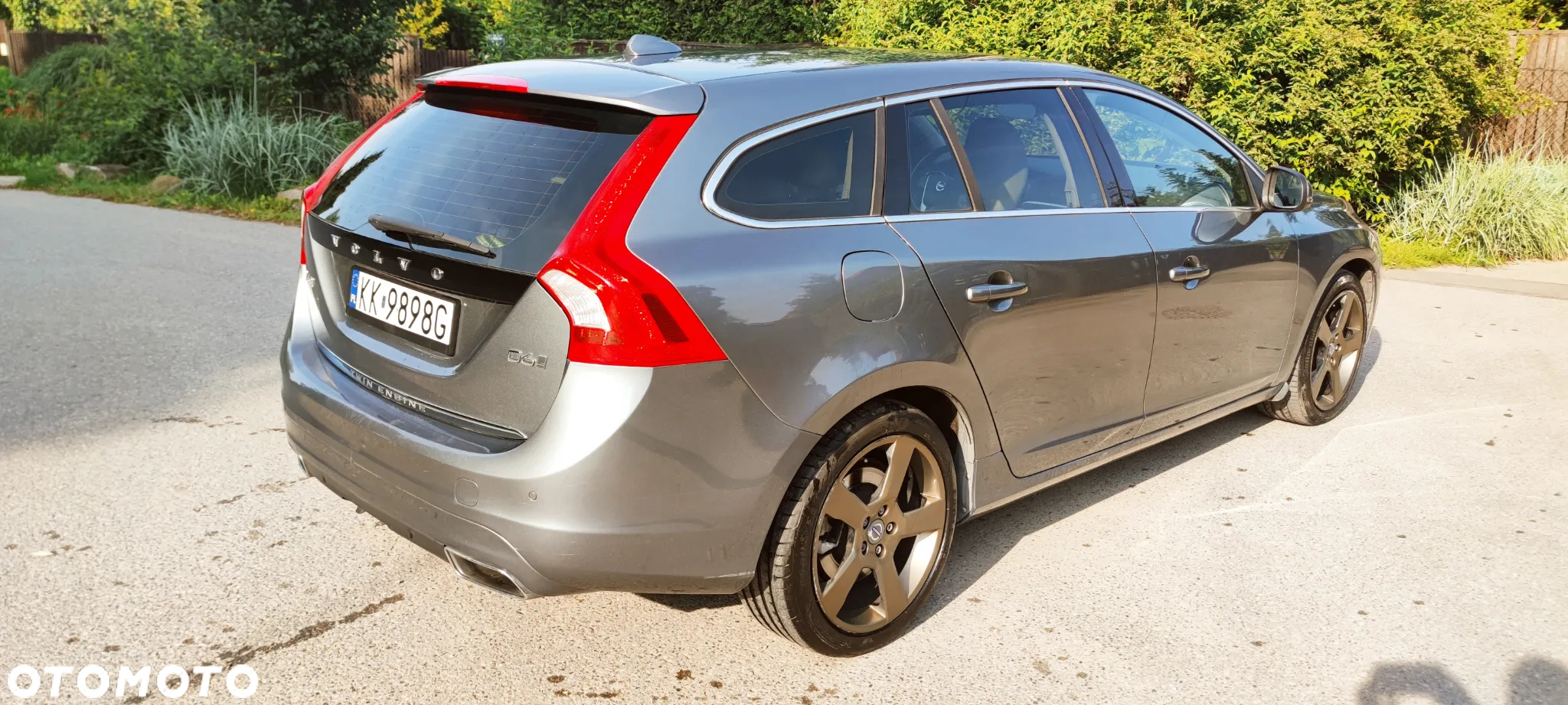 Volvo V60 D6 AWD Plug-in Hybrid Summum - 13