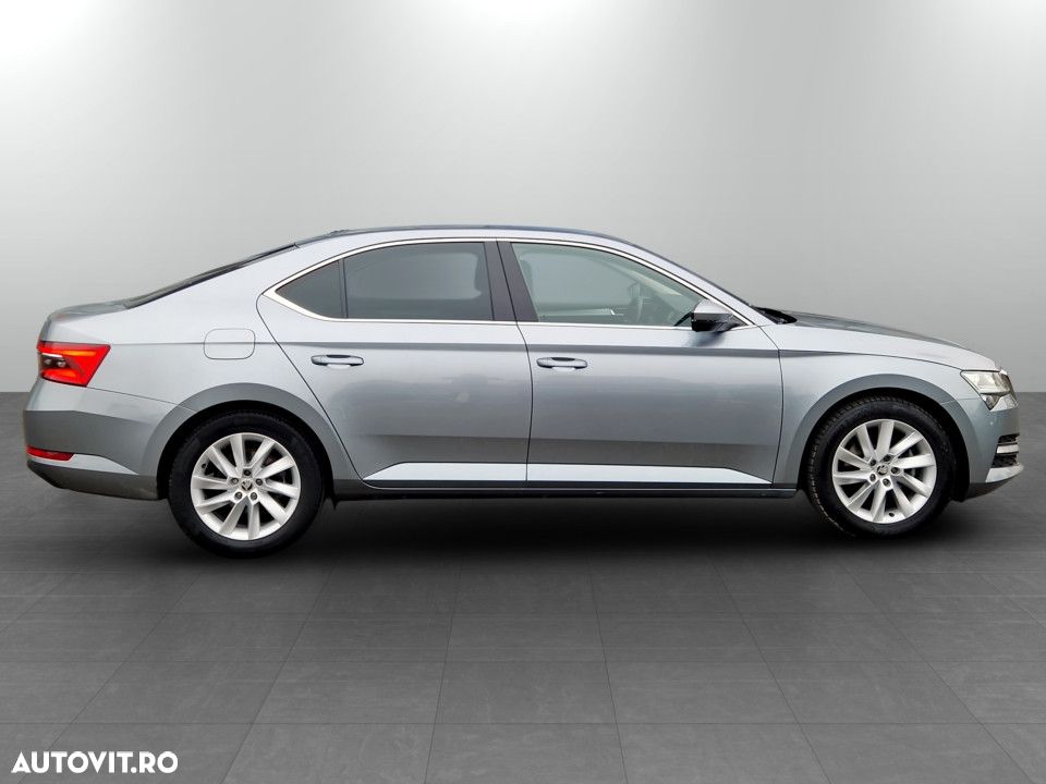 Skoda Superb 2.0 TDI DSG Ambition - 9