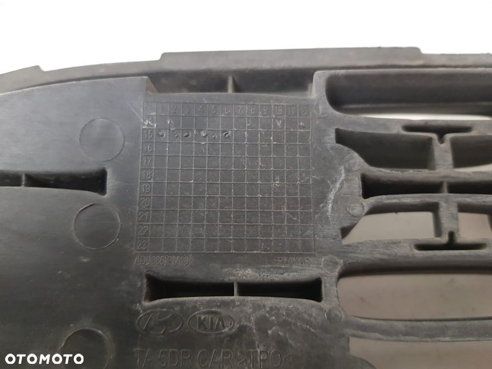 KIA PICANTO II LIFT 14-17 KRATKA ŚRODKOWA ZDERZAKA PRZÓD PRZEDNIA 86562-1Y500 - 3
