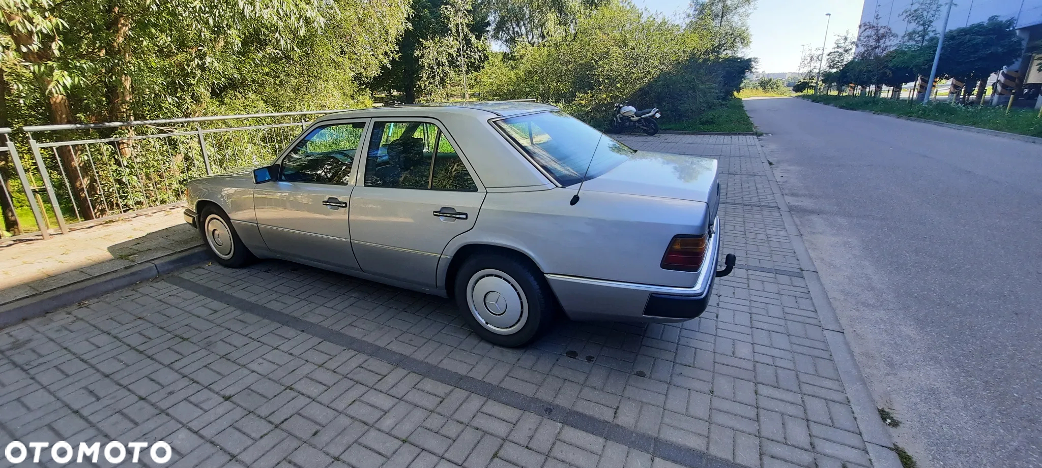 Mercedes-Benz W124 (1984-1993) - 11
