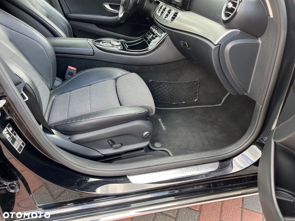 Mercedes-Benz Klasa E 200 d 9G-TRONIC - 26