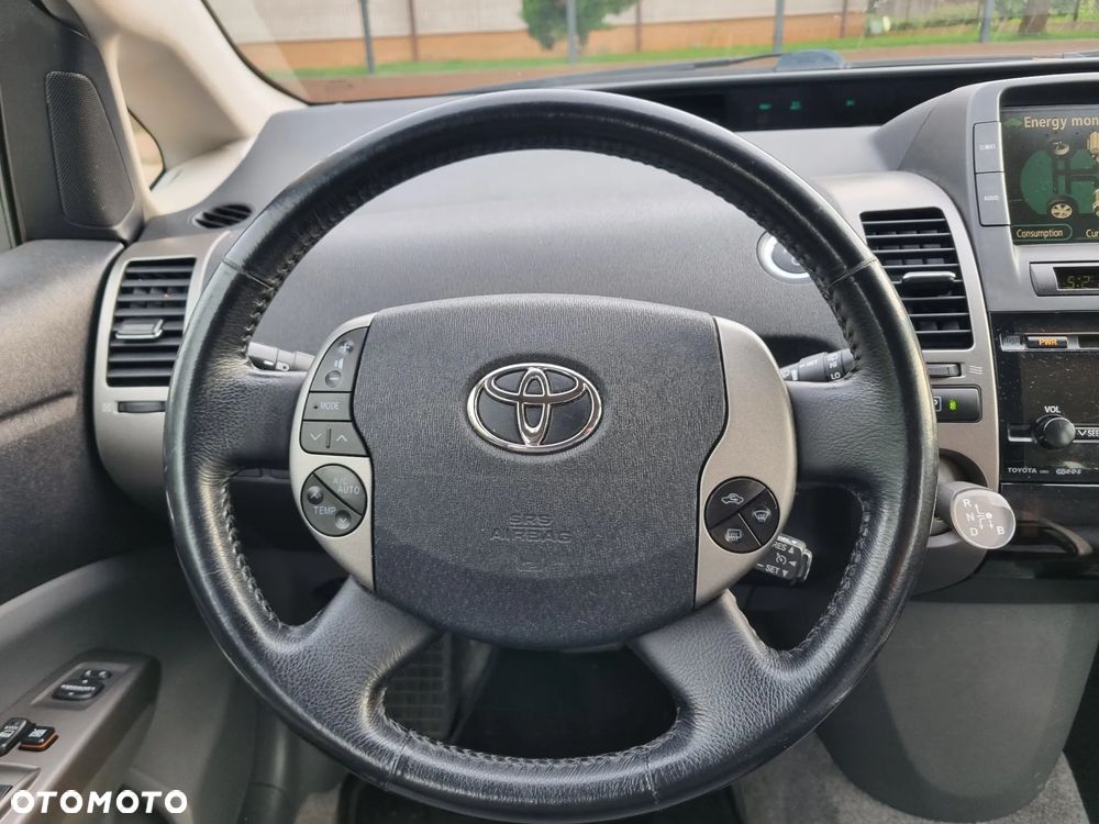 Toyota Prius 1.5 VVT-i Sol - 17
