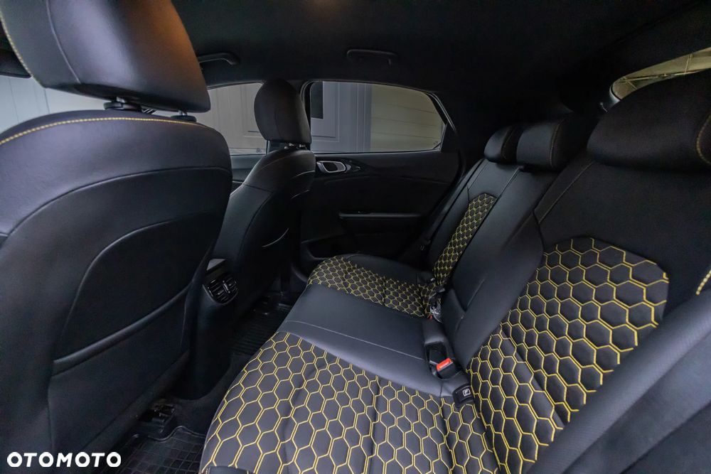 Kia XCeed - 30