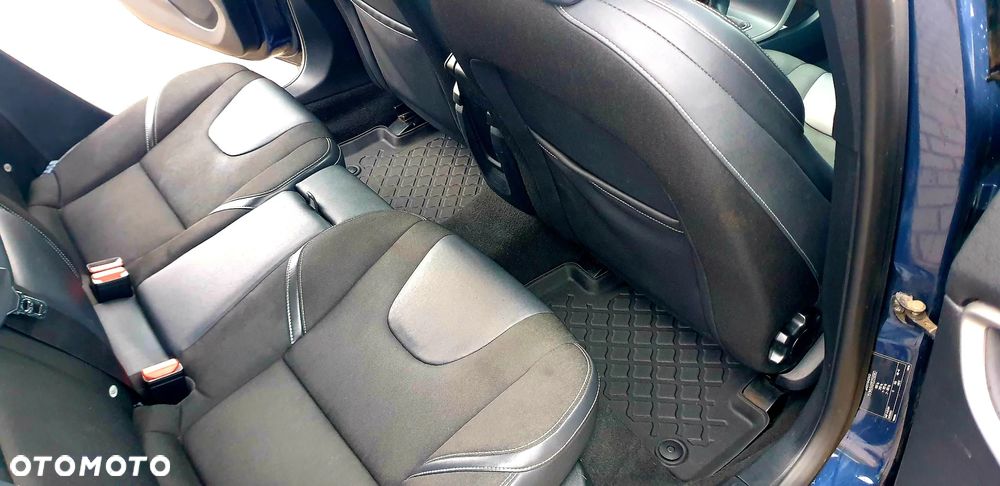 Volvo V40 D2 Momentum - 20