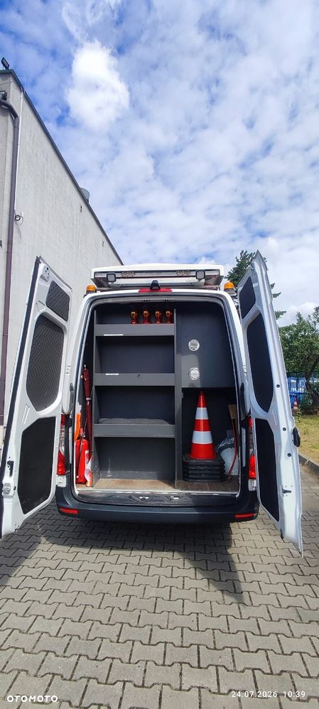 Mercedes-Benz Sprinter - 14