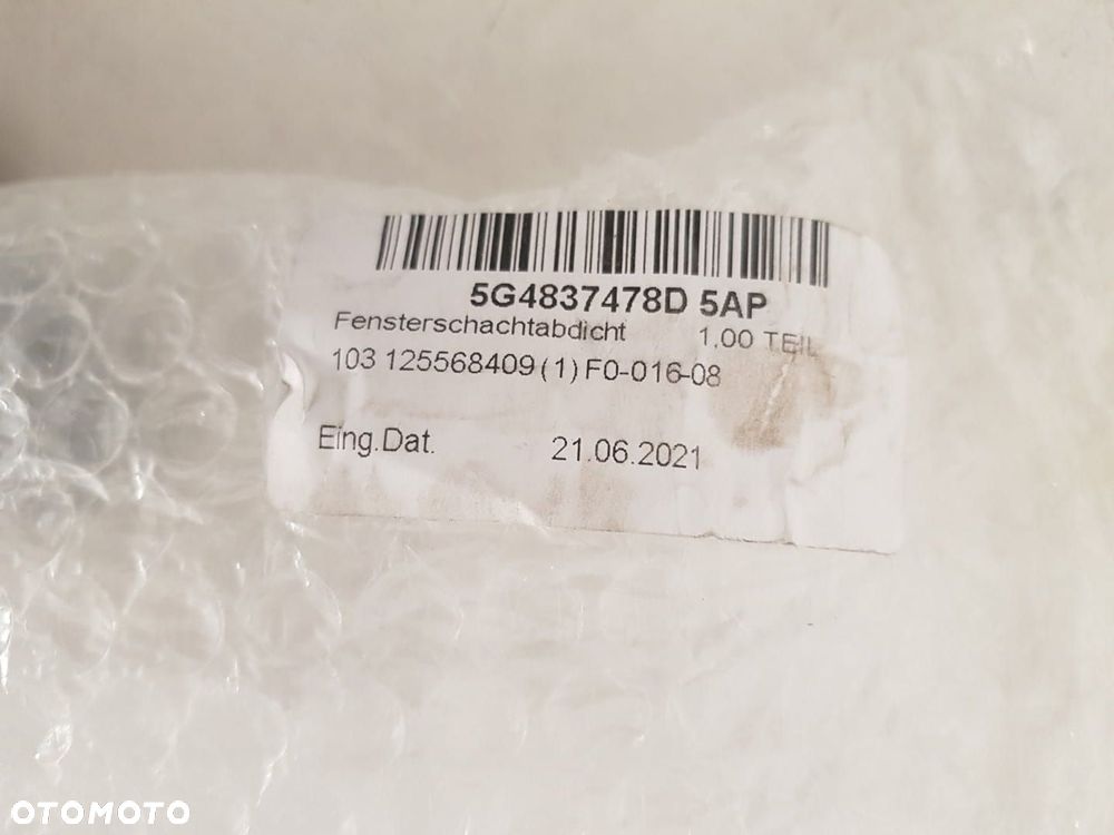 VW GOLF VII 7 LISTWA ZGRANIAJĄCA PRAWA DRZWI PRZÓD 4D NOWA ORYGINAŁ  5G4837478D - 4