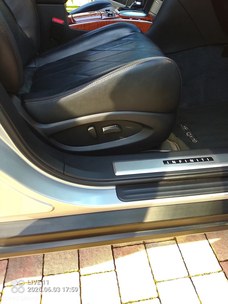 Infiniti QX70 - 24