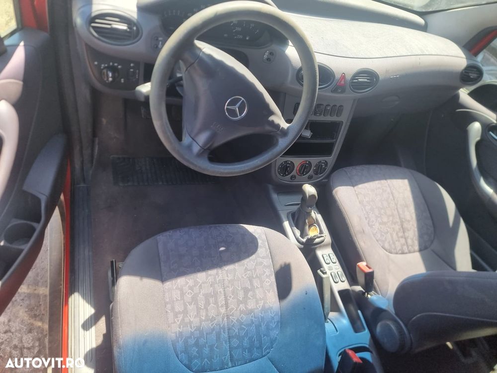 Broasca usa dreapta fata A1687202235 Mercedes-Benz A-Class W168 [face - 6
