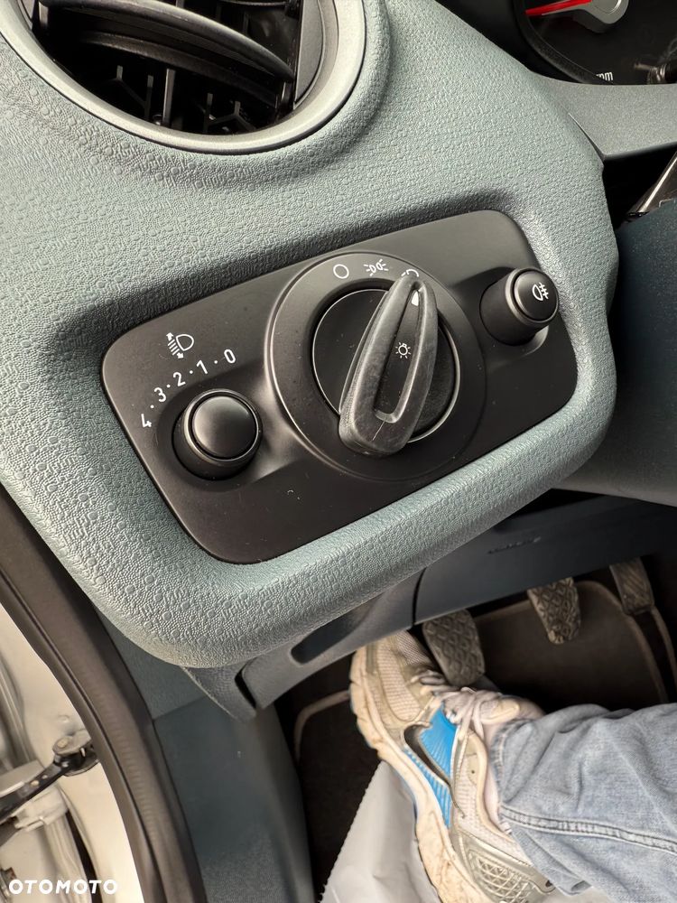 Ford Fiesta 1.25 Ambiente - 33