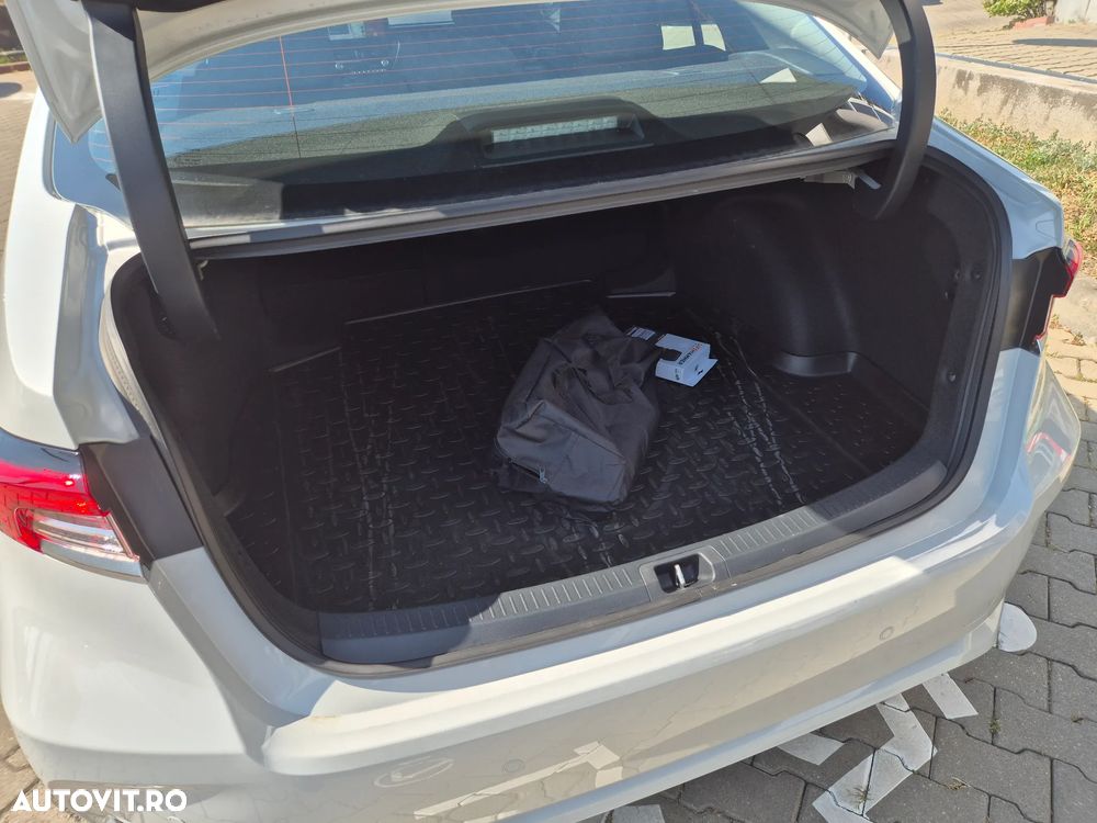 Toyota Corolla 1.8 HSD Business - 12