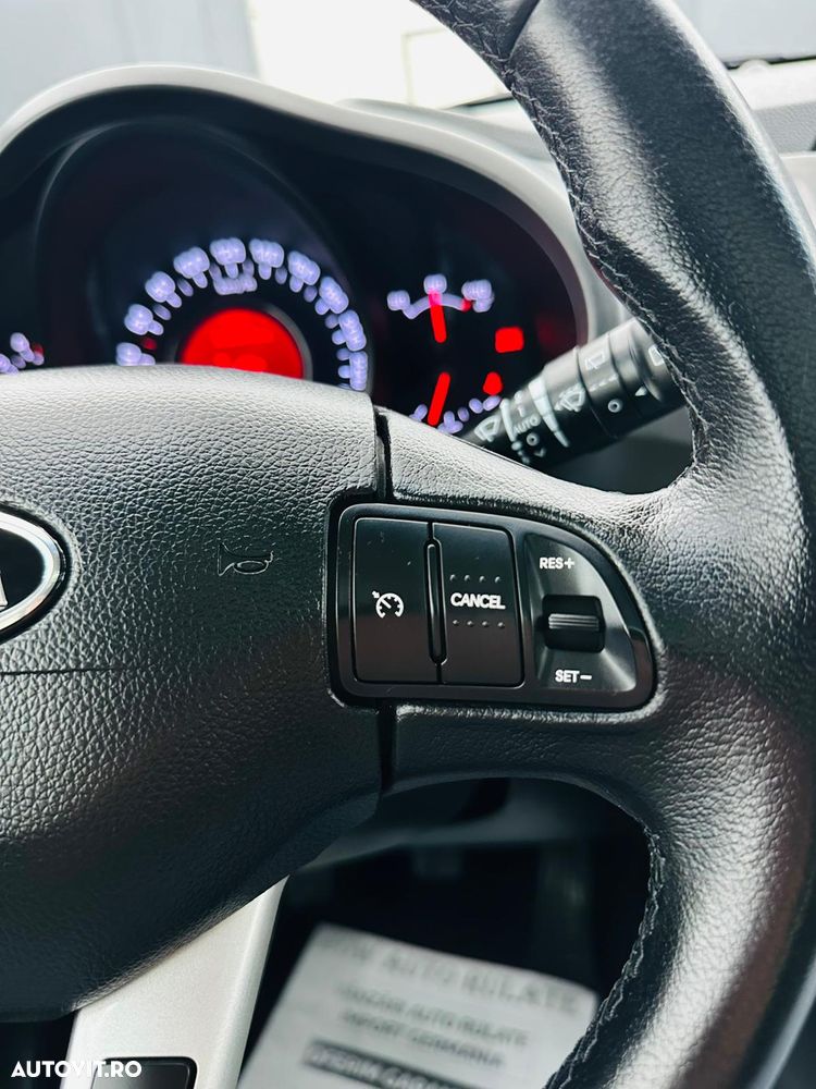 Kia Sportage 1.7 CRDI 2WD ISG Dream-Team Edition - 33