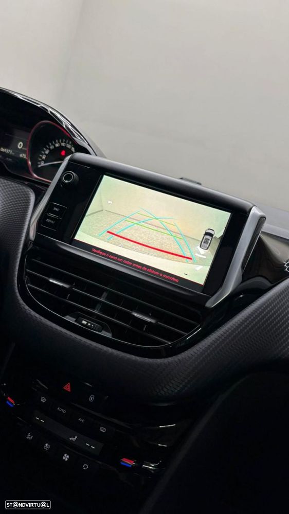 Peugeot 2008 1.2 PureTech GT Line - 26