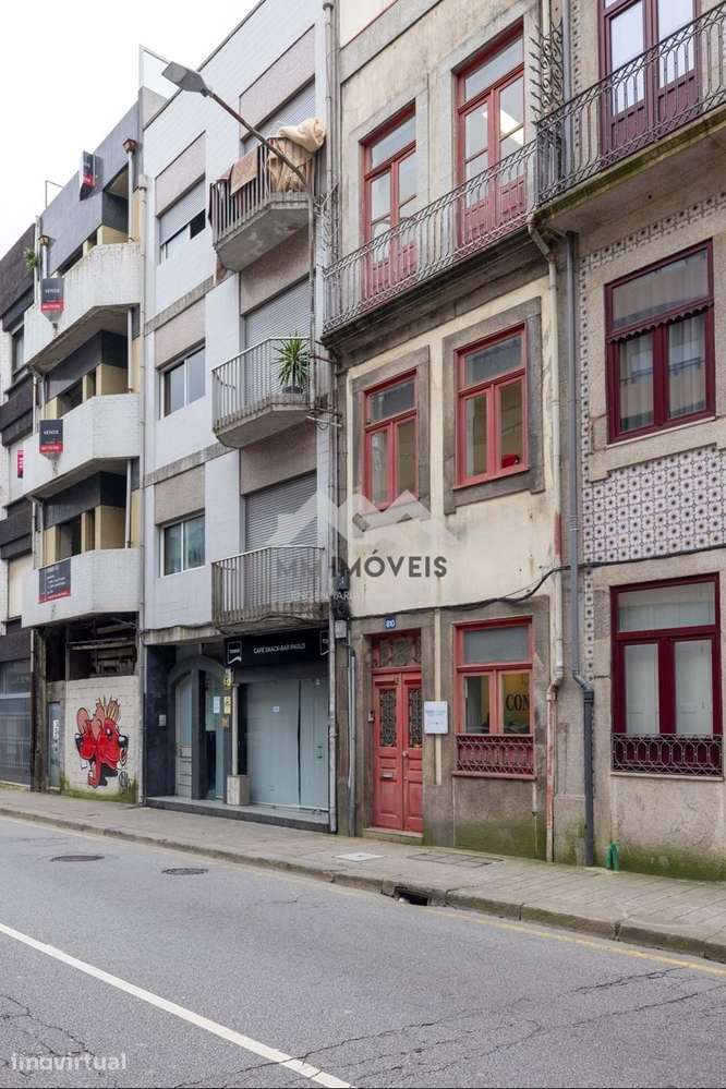 Prédio | Renovado | Serviços | Área exterior | Estacionamento - Grande imagem: 5/46