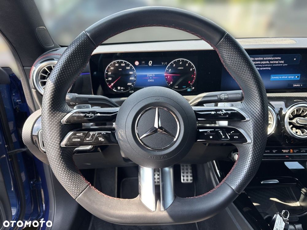 Mercedes-Benz CLA - 12