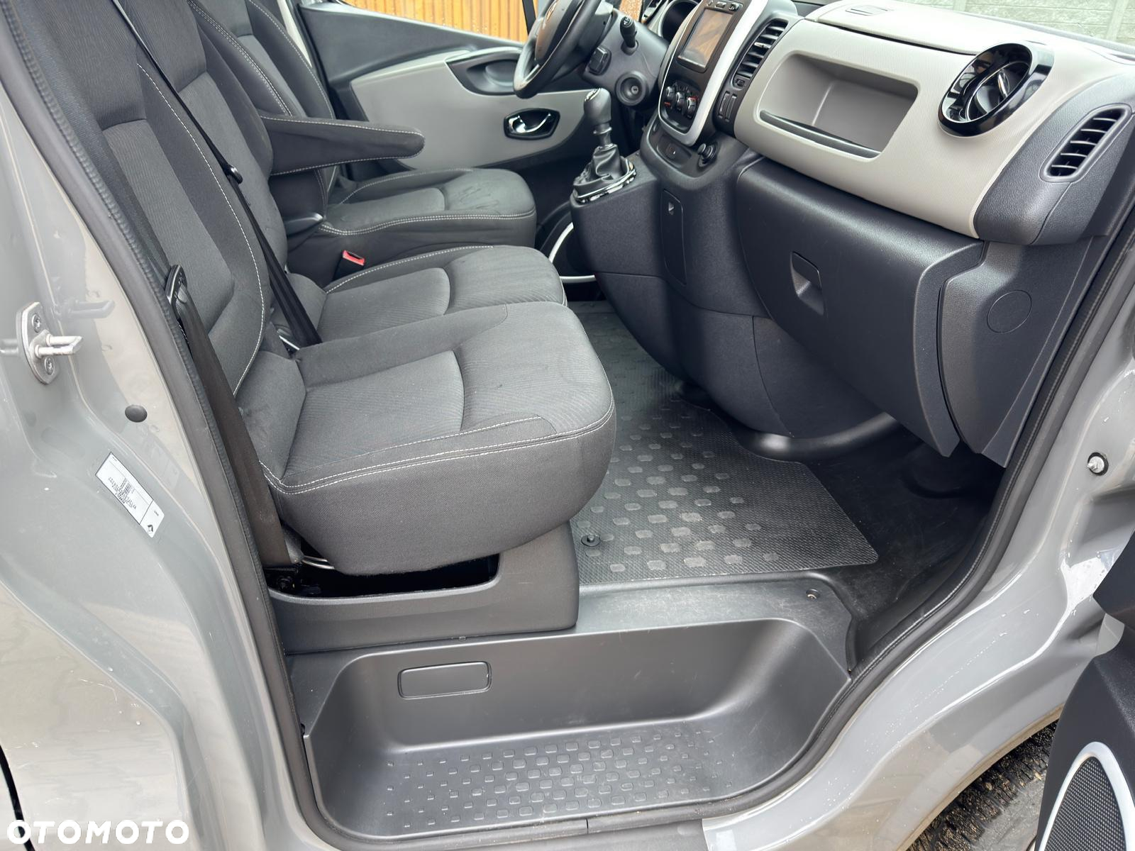 Renault Trafic - 32