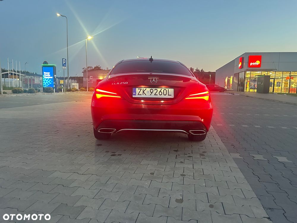 Mercedes-Benz CLA 250 7G-DCT - 19