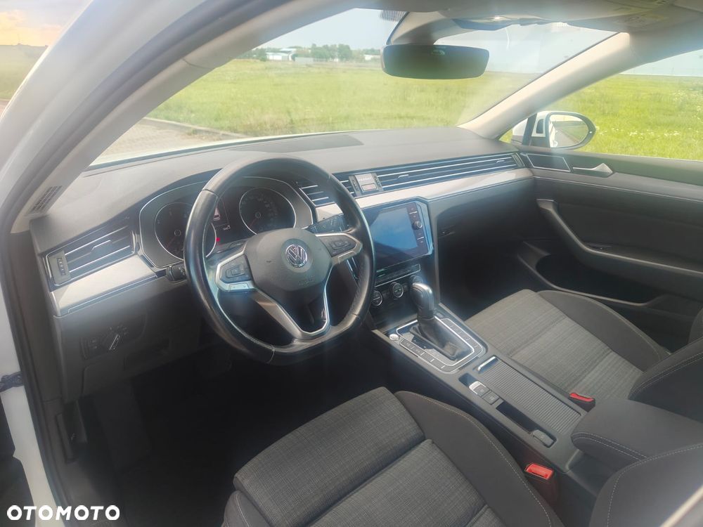 Volkswagen Passat 2.0 TDI SCR DSG Elegance - 16