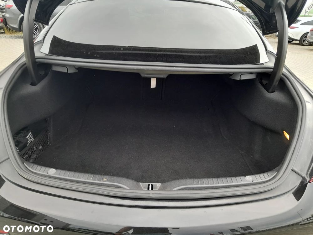 Mercedes-Benz Klasa C 300 9G-TRONIC - 21