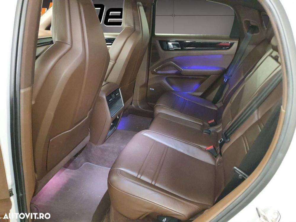 Porsche Cayenne Coupe E-Hybrid Tiptronic S - 8