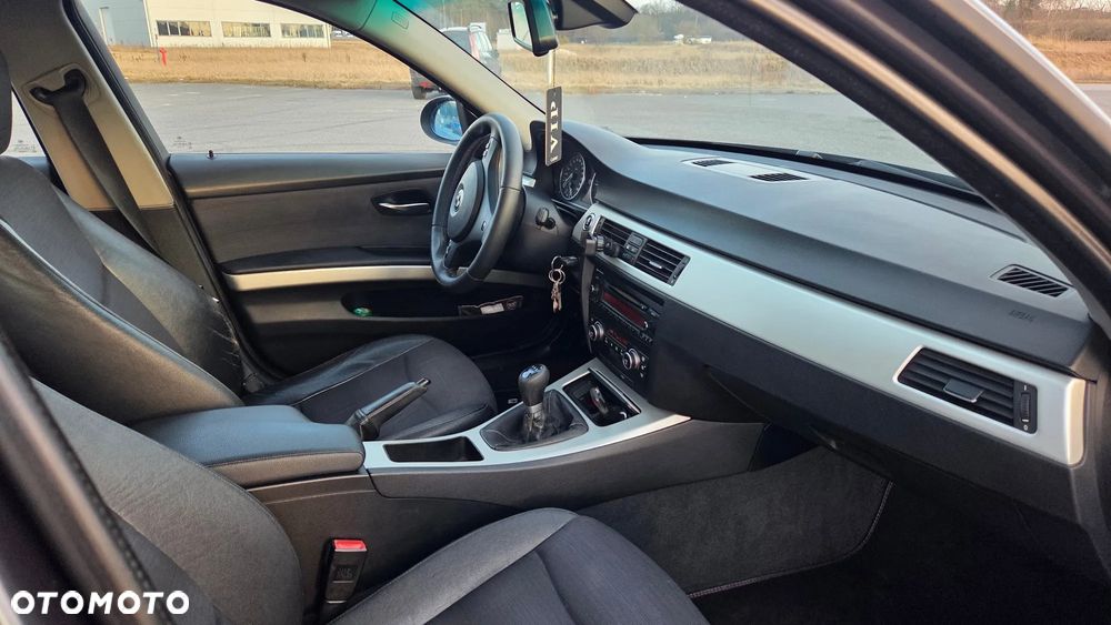 BMW Seria 3 - 16
