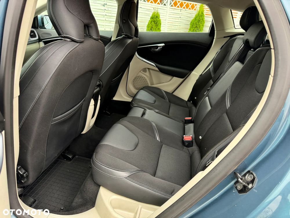 Volvo V40 D2 Momentum - 18