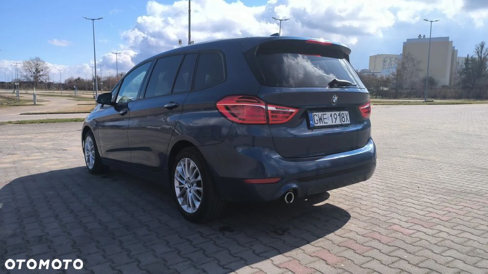 BMW Seria 2 216d - 8