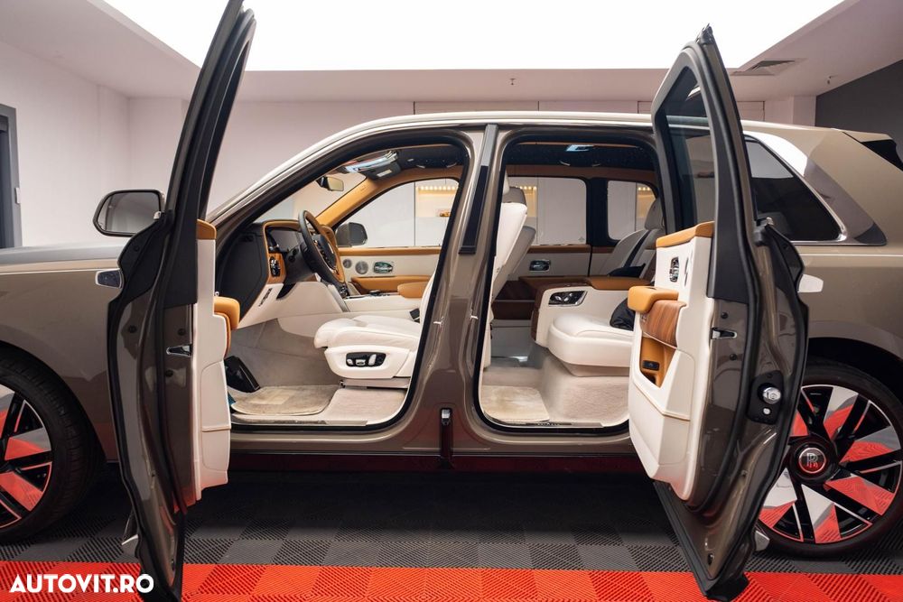 Rolls-Royce Cullinan - 13