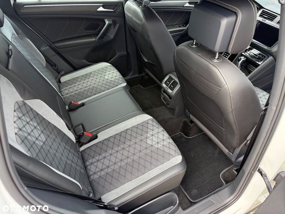 Volkswagen Tiguan 1.4 eHybrid OPF DSG R-Line - 34