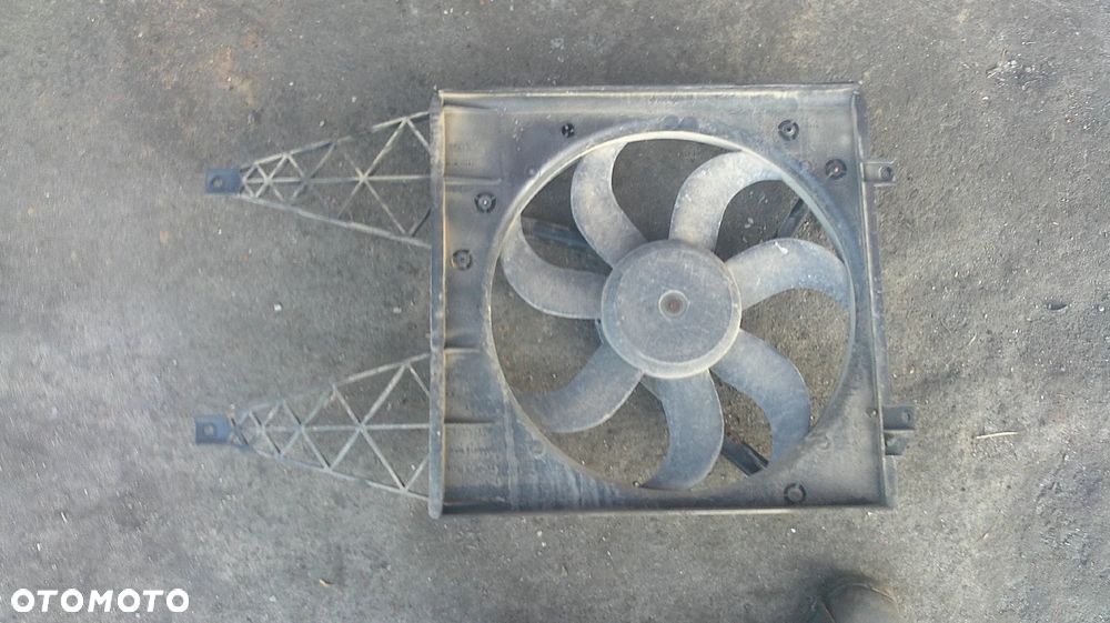 VW FOX 1.2 12V WENTYLATOR CHŁODNICY - 1