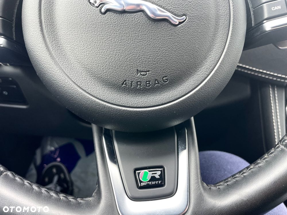 Jaguar F-Pace 25t AWD R-Sport - 19