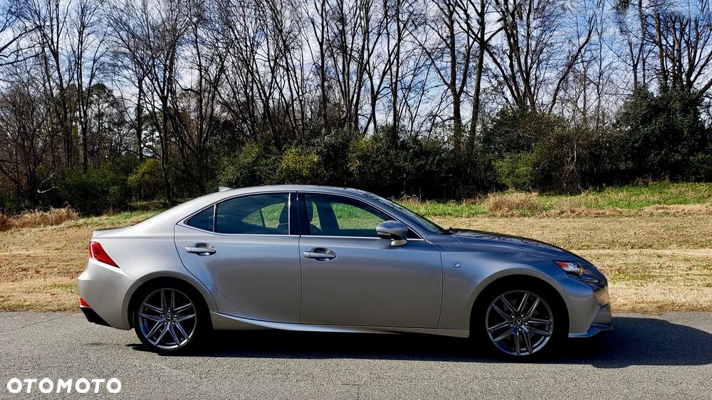 Lexus IS - 7