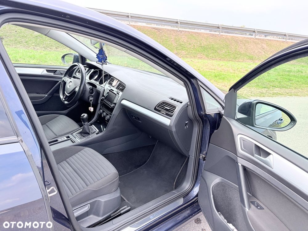 Volkswagen Golf - 13