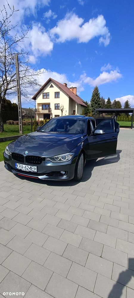 BMW Seria 3 328i Sport Line - 3