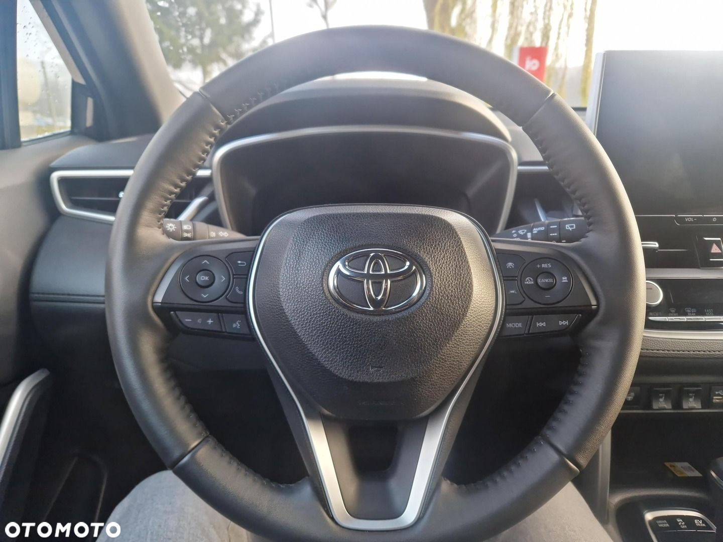 Toyota Corolla Cross - 12
