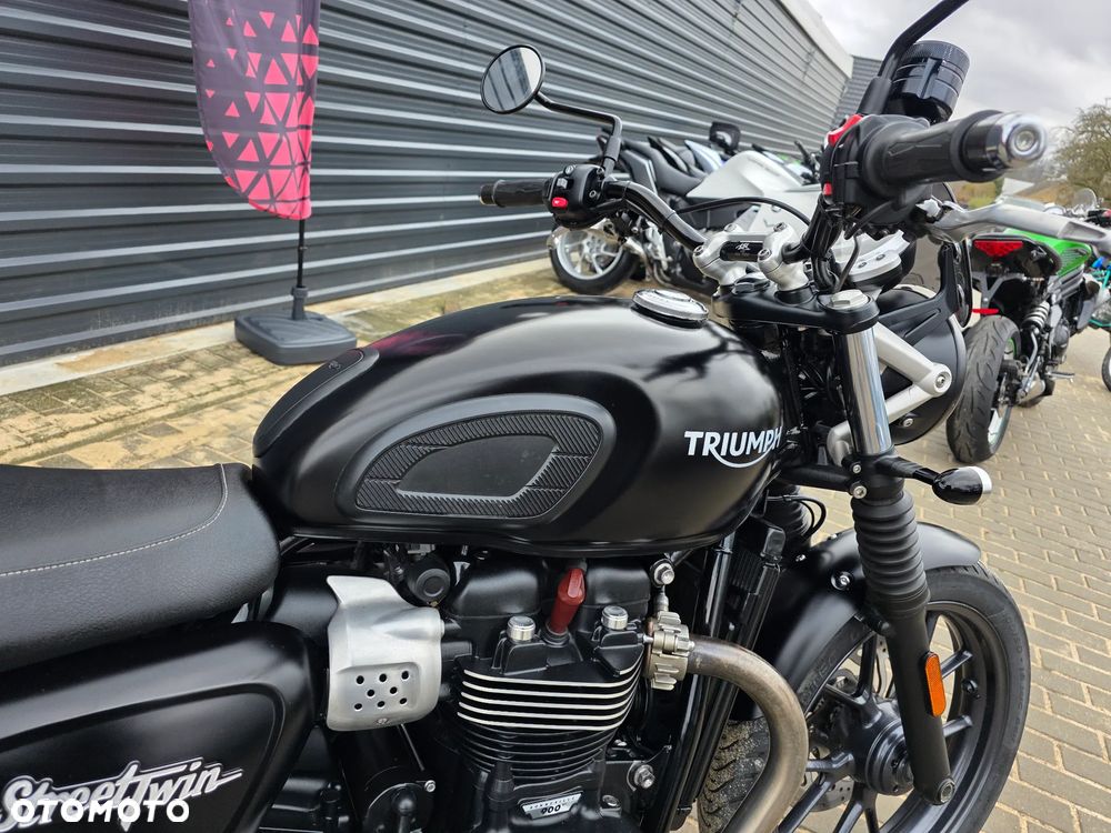 Triumph Street Twin - 12
