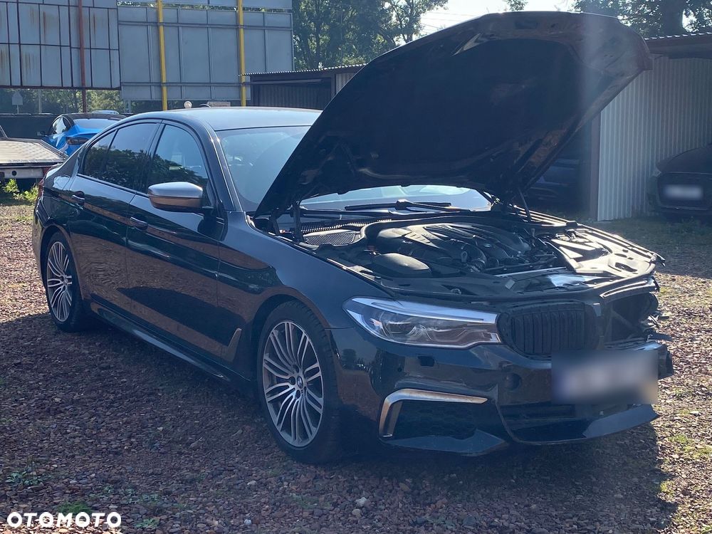 BMW Seria 5 M550i xDrive sport - 14