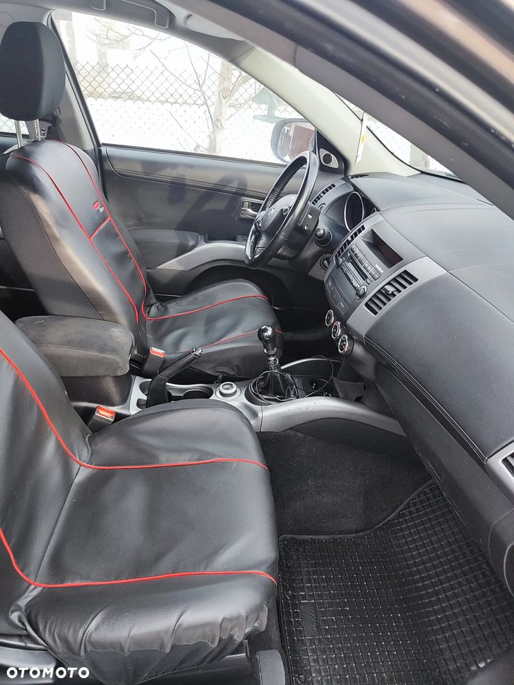 Mitsubishi Outlander 2.0 DID Instyle - 3
